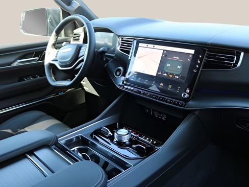 New 2026 Jeep Grand Wagoneer Summit AWD/4WD image 22