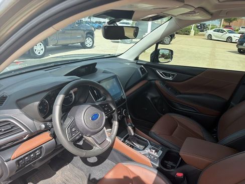 Used 2024 Subaru Forester Touring w/ Convenience Package image 3