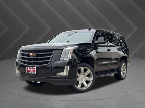Used 2016 Cadillac Escalade Premium RWD image 2