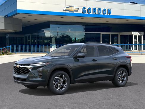 New 2026 Chevrolet Trax LT image 2