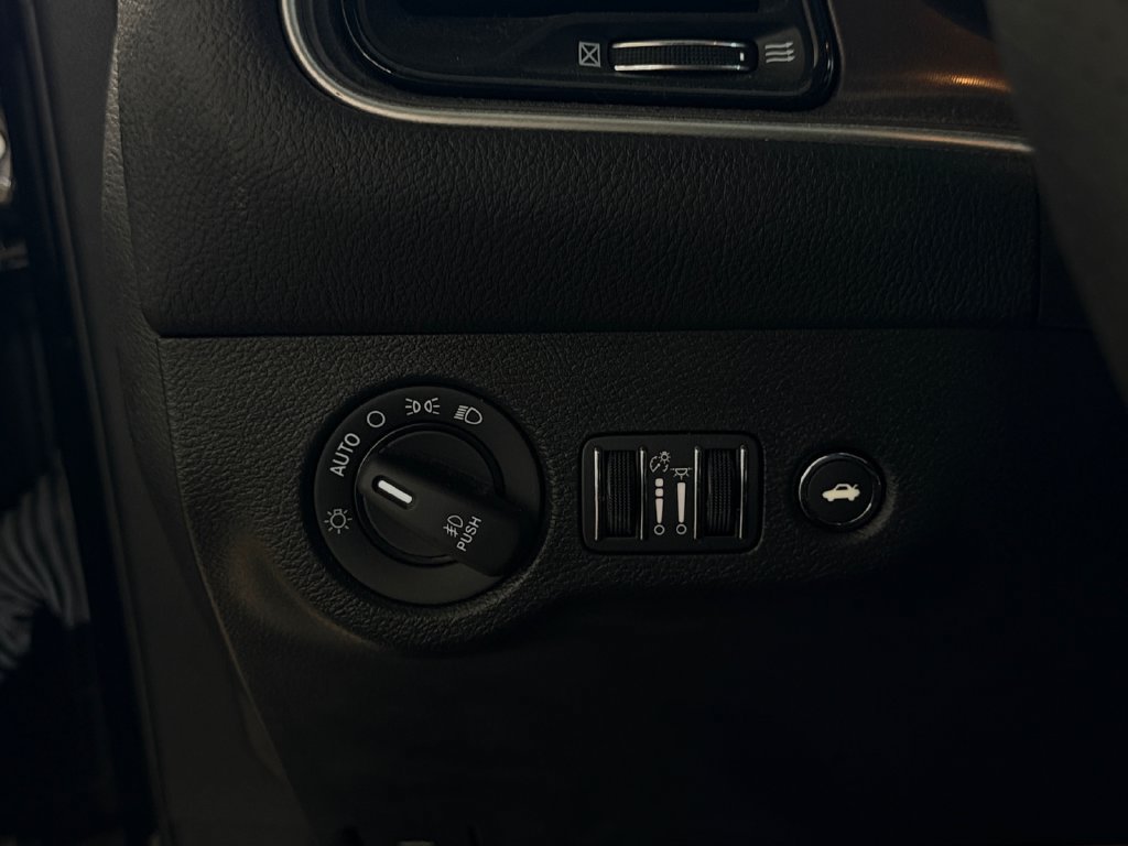 Used 2022 Dodge Challenger R/T Scat Pack w/ Driver Convenience Group RWD image 24