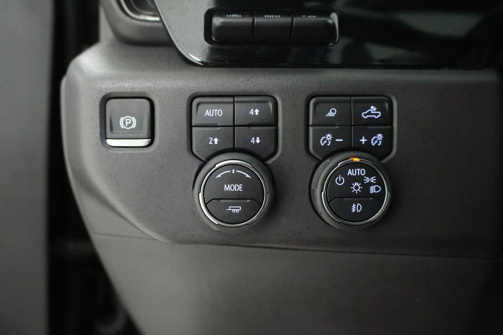 Used 2025 Chevrolet Silverado 1500 ZR2 w/ Technology Package AWD/4WD image 14