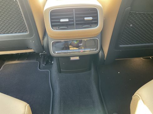 Certified 2025 Mercedes-Benz GLS 450 4MATIC image 42