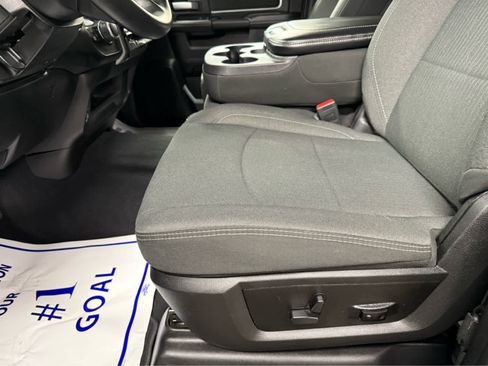 Used 2024 RAM 2500 Big Horn w/ Night Edition image 11