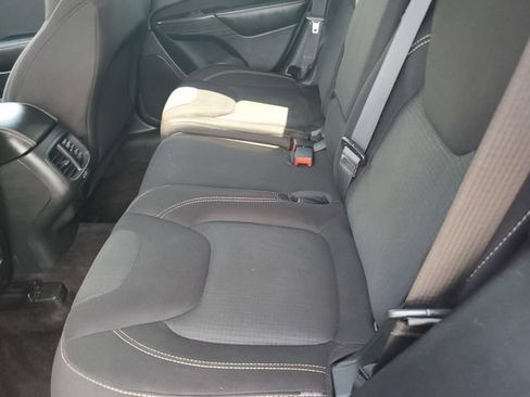 Used 2016 Jeep Cherokee Latitude w/ Comfort/Convenience Group AWD/4WD image 15