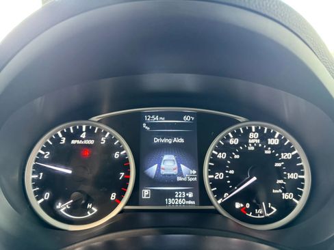 Used 2016 Nissan Sentra SL w/ SL Premium Package FWD image 24