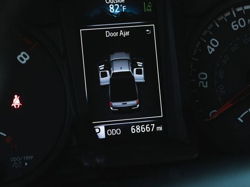 Used 2021 Toyota Tacoma SR image 27