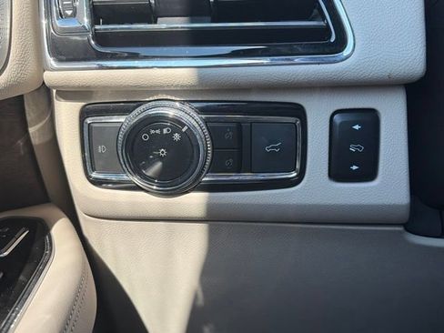 Used 2020 Lincoln Navigator L Reserve w/ Luxury Package AWD/4WD image 23