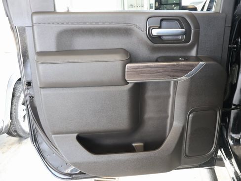 Used 2022 Chevrolet Silverado 3500 LTZ w/ LTZ Plus Package image 28