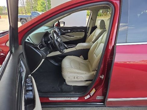 Used 2020 Buick Enclave Essence FWD image 17