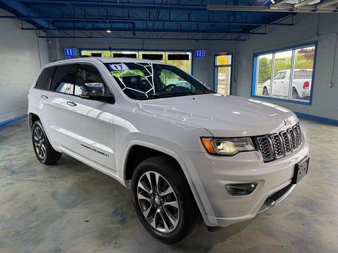 Used 2017 Jeep Grand Cherokee Overland AWD/4WD image 12