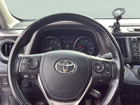 Used 2018 Toyota RAV4 XLE image 23