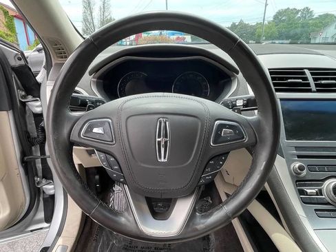 Used 2017 Lincoln MKZ Reserve FWD image 17