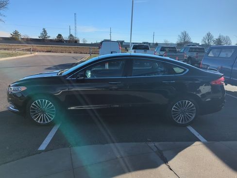 Used 2017 Ford Fusion SE image 9