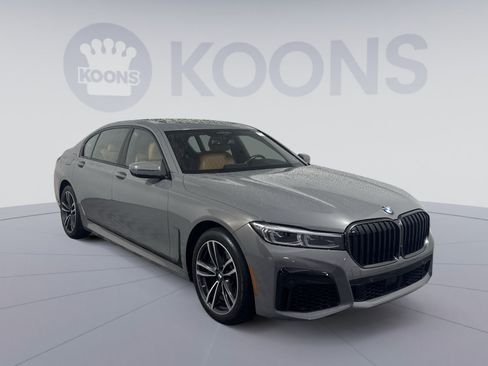 Used 2022 BMW 750i xDrive w/ Executive Package AWD/4WD image 10