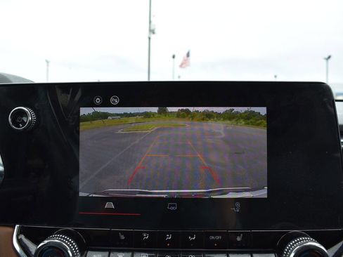Used 2024 GMC Canyon AT4 w/ Canyon Safety Plus Package AWD/4WD image 17