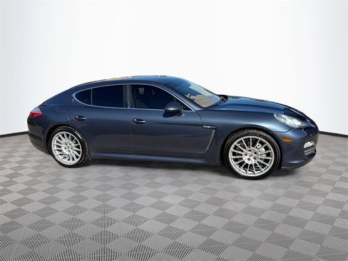 Used 2011 Porsche Panamera 4S image 5