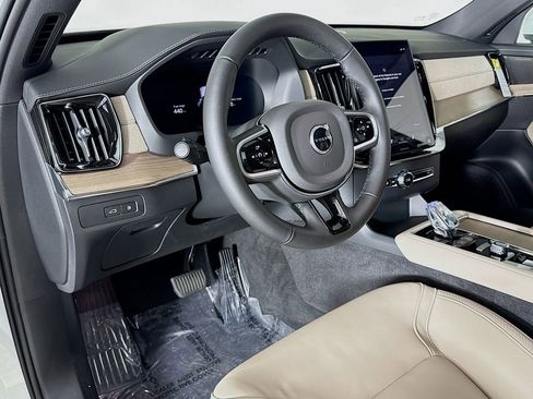 New 2026 Volvo XC90 T8 Plus w/ Protection Package Premier image 9