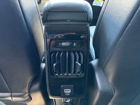 Used 2025 Jeep Compass Limited image 23