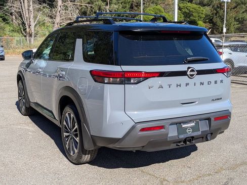 New 2026 Nissan Pathfinder Platinum image 8