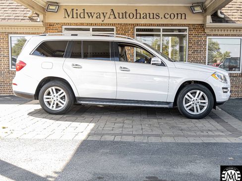 Used 2016 Mercedes-Benz GL 450 4MATIC w/ Premium I Package image 8