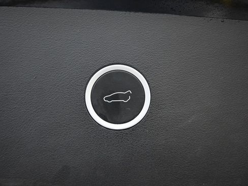 Used 2020 Tesla Model X Long Range image 15