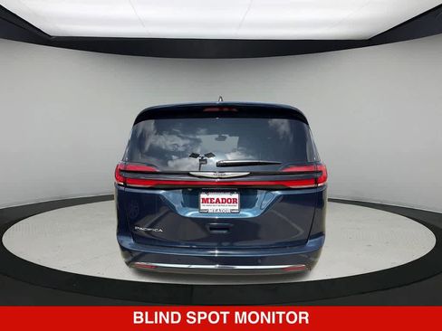 New 2025 Chrysler Pacifica Select FWD image 5