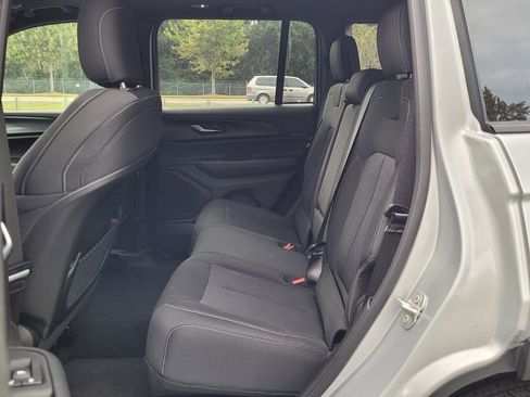 New 2025 Jeep Grand Cherokee Laredo X w/ Luxury Tech Group I RWD image 11