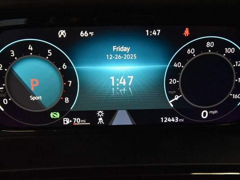 Used 2024 Volkswagen Atlas SE w/ Black Wheel Package image 9