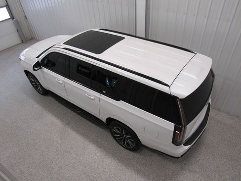 Used 2021 Cadillac Escalade ESV Sport w/ Heavy-Duty Trailer Package AWD/4WD image 6
