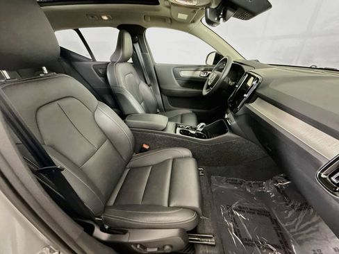 Used 2025 Volvo XC40 B5 Ultra AWD/4WD image 27