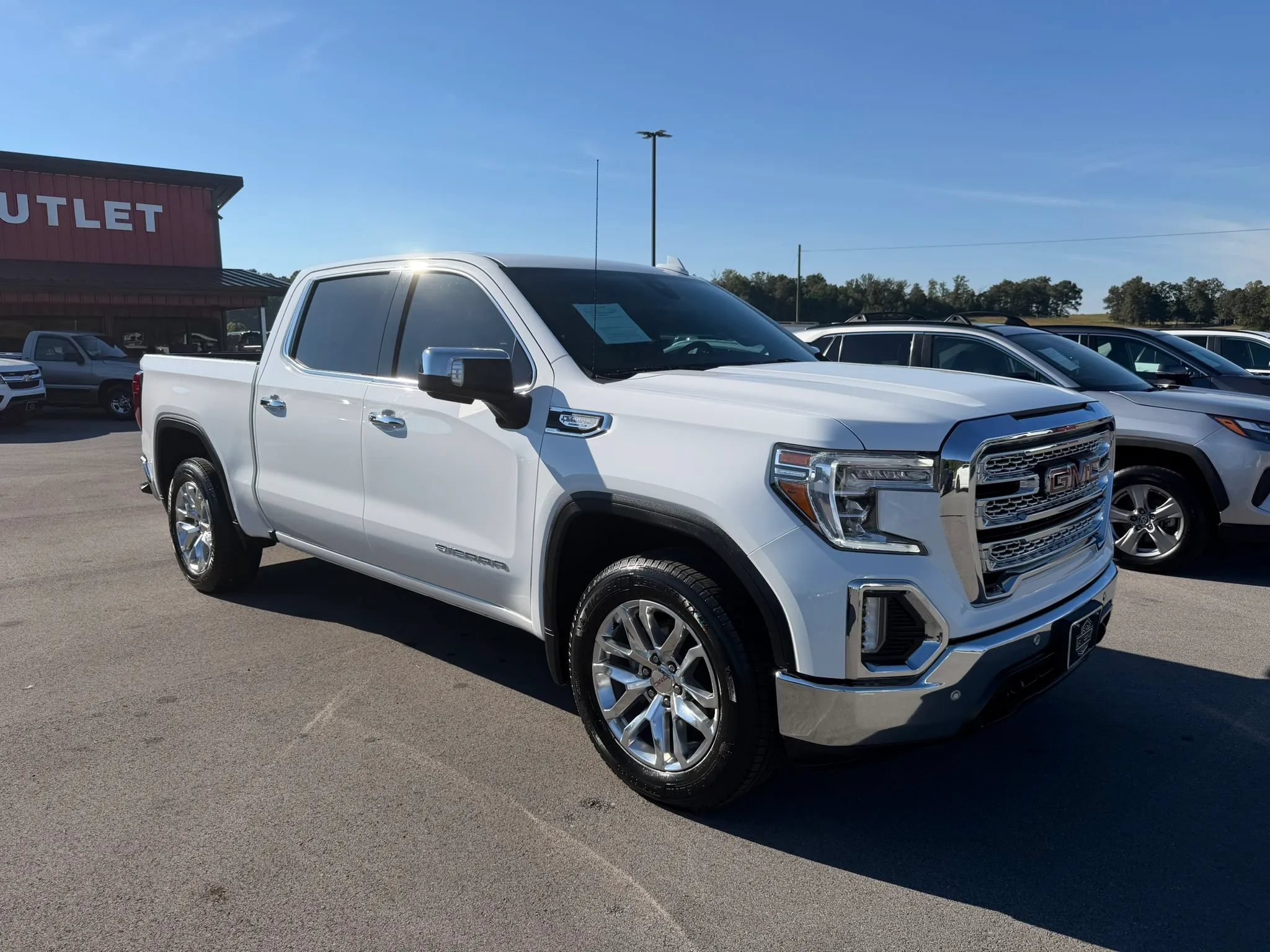 Used 2021 GMC Sierra 1500 SLT RWD image 1