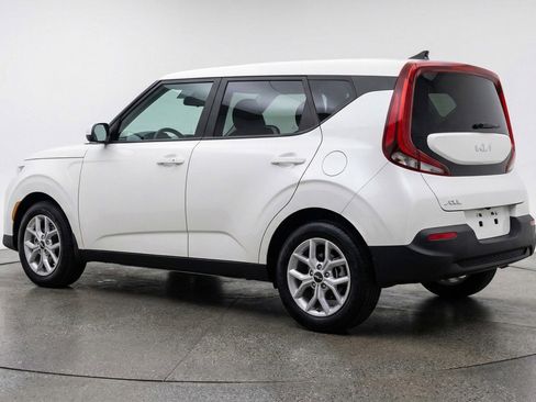 Used 2025 Kia Soul LX w/ LX Technology Package image 5
