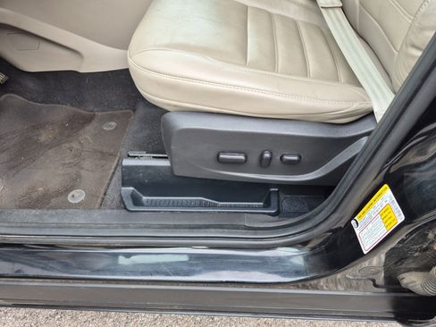 Used 2017 Ford Escape Titanium w/ Equipment Group 301A image 11