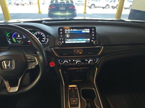 Used 2021 Honda Accord Touring image 6