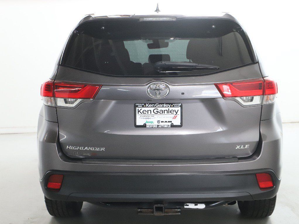 Used 2019 Toyota Highlander XLE FWD image 43