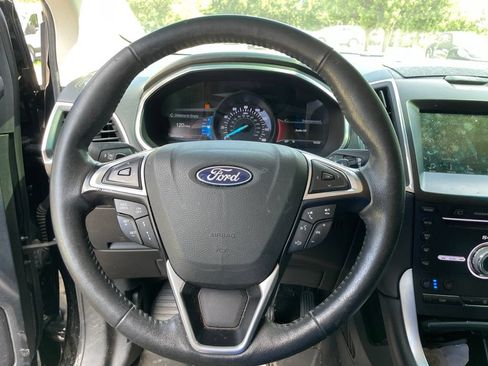 Used 2018 Ford Edge Titanium w/ Equipment Group 302A AWD/4WD image 11