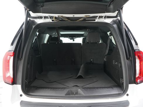 Used 2024 GMC Yukon XL SLT w/ SLT Luxury Package AWD/4WD image 17