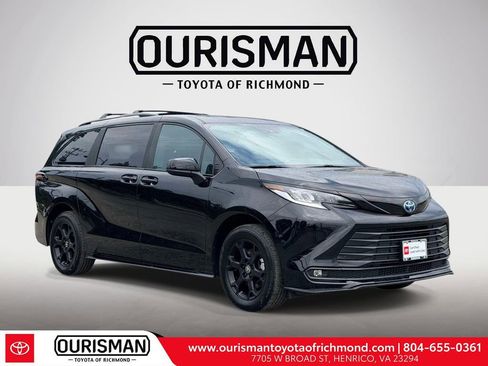 Certified 2025 Toyota Sienna XLE Woodland Edition AWD/4WD image 1