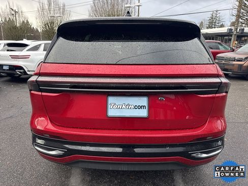 Used 2024 Lincoln Nautilus Reserve image 8