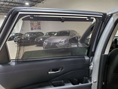 Used 2022 Nissan Pathfinder Platinum w/ Cargo Package FWD image 31