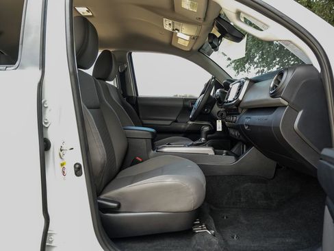 Used 2020 Toyota Tacoma SR5 image 42