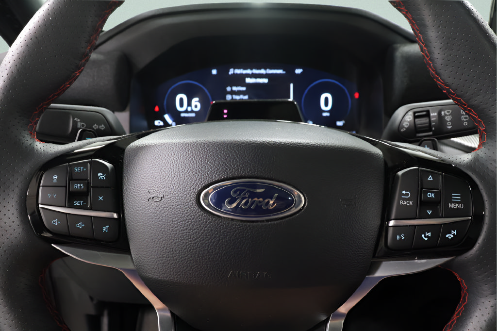Used 2025 Ford Explorer ST AWD/4WD image 13