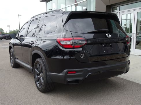 Used 2026 Honda Pilot Sport image 3