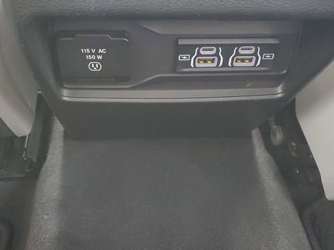 Used 2022 Jeep Grand Cherokee Summit w/ Luxury Tech Group V AWD/4WD image 18