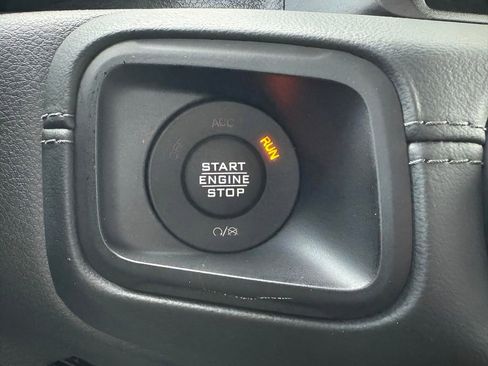 Used 2024 Jeep Wrangler High Altitude AWD/4WD image 19