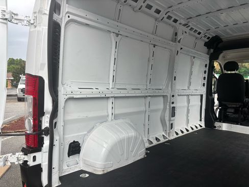 Used 2024 RAM ProMaster 2500 w/ Convenience Group FWD image 36