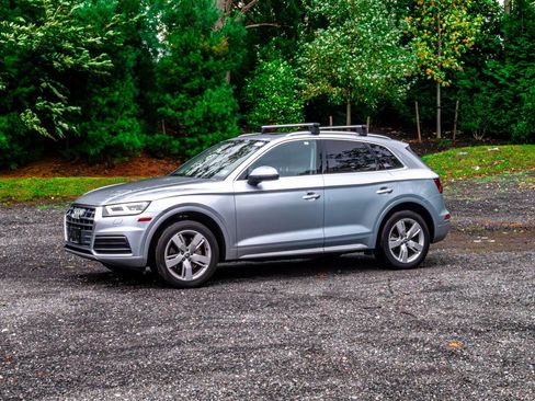 Used 2019 Audi Q5 2.0T Premium Plus w/ Premium Plus Package image 3