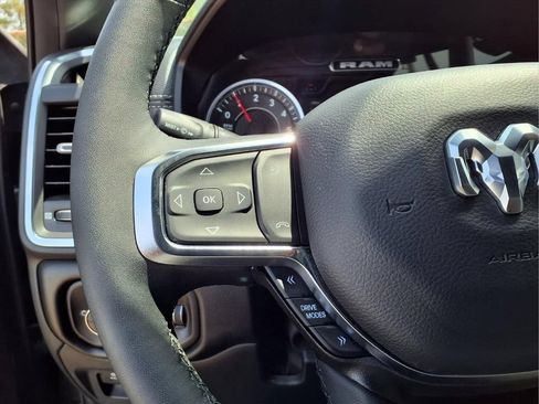 Used 2025 RAM 1500 Laramie AWD/4WD image 15