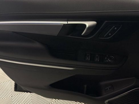 Used 2025 Buick Enclave Sport Touring image 23